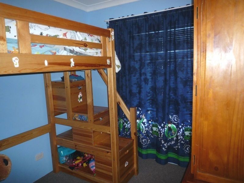 6 Muntries Place, Halls Head WA 6210