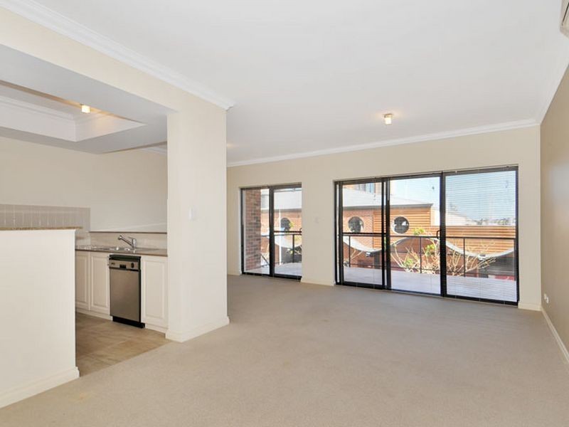 1/37 Dolphin Drive, Mandurah WA 6210