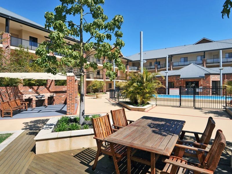 1/37 Dolphin Drive, Mandurah WA 6210