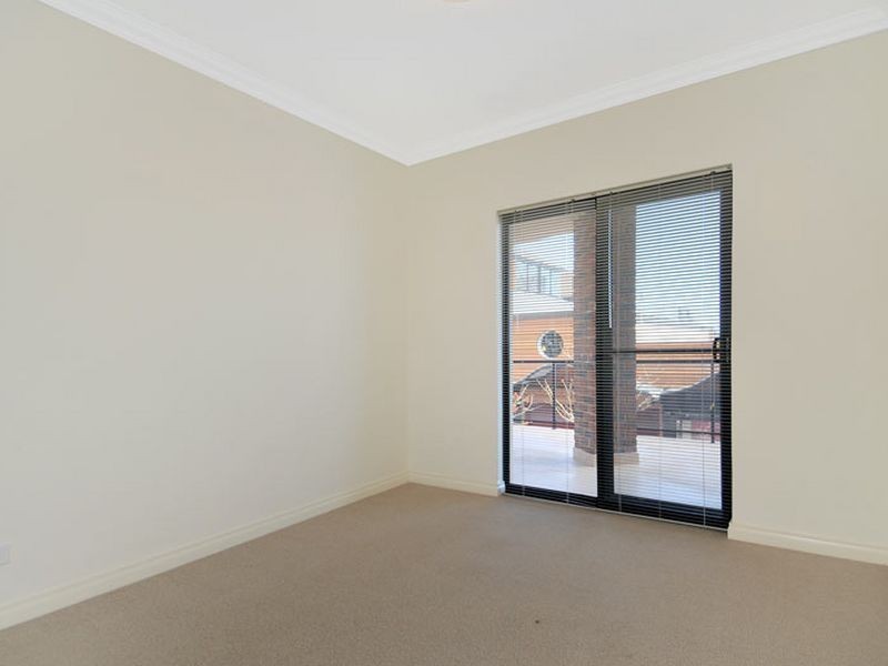 1/37 Dolphin Drive, Mandurah WA 6210