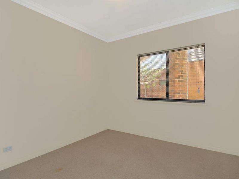 1/37 Dolphin Drive, Mandurah WA 6210