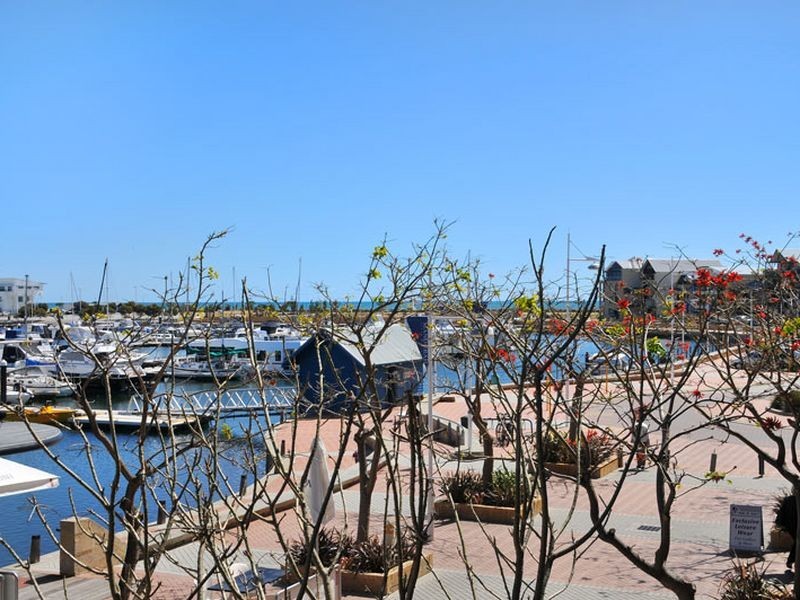 1/37 Dolphin Drive, Mandurah WA 6210