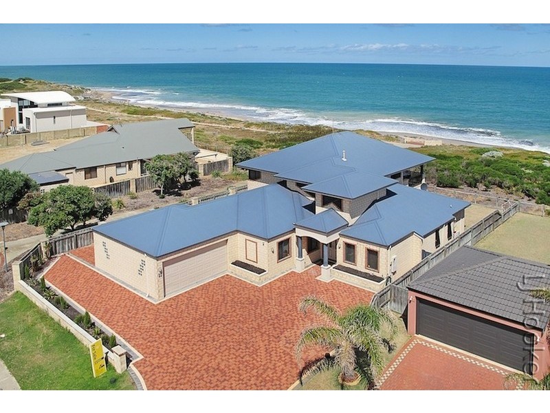 11 Sandy Cove, Halls Head WA 6210