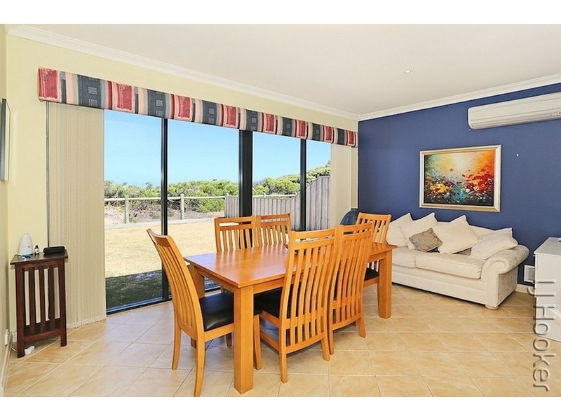 11 Sandy Cove, Halls Head WA 6210