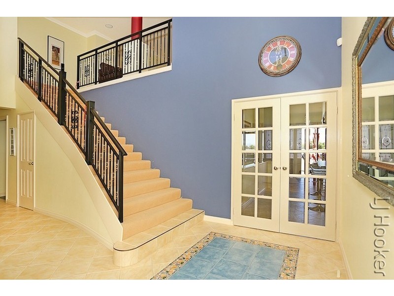 11 Sandy Cove, Halls Head WA 6210