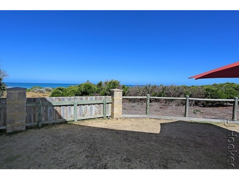 11 Sandy Cove, Halls Head WA 6210