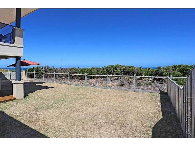 11 Sandy Cove, Halls Head WA 6210