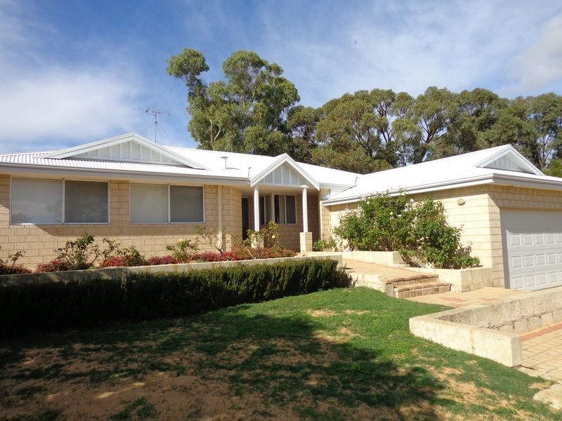 25B Janis Street, Halls Head WA 6210