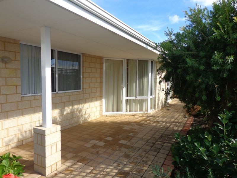25B Janis Street, Halls Head WA 6210