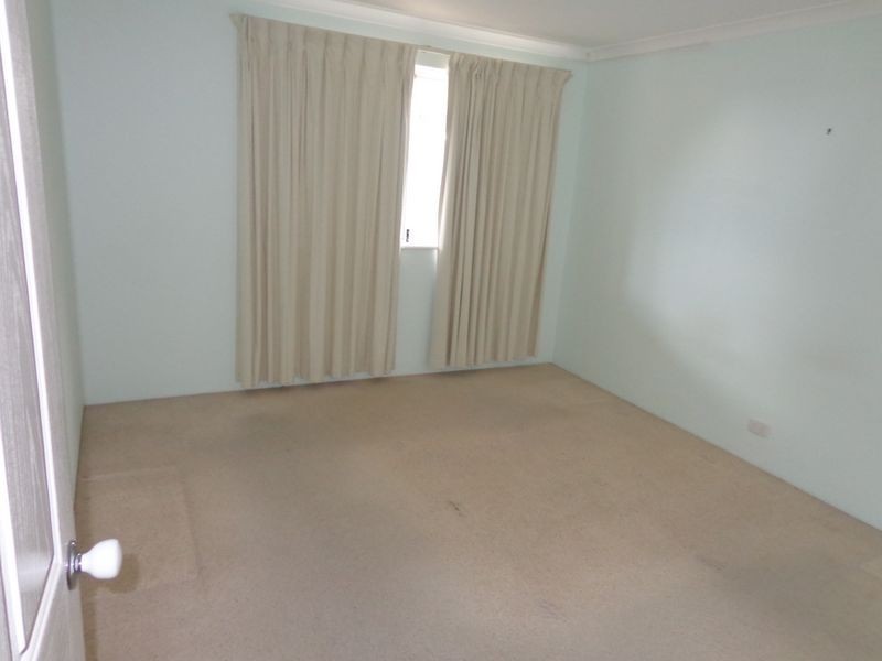 25B Janis Street, Halls Head WA 6210
