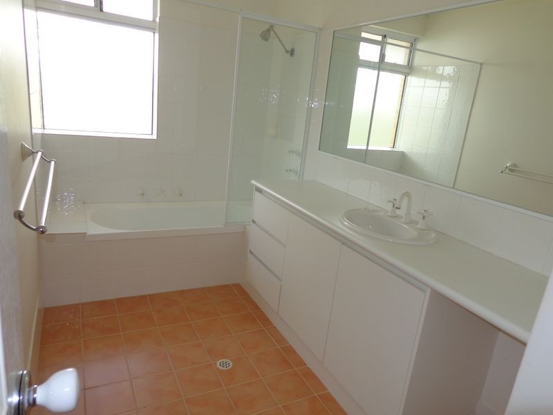 25B Janis Street, Halls Head WA 6210