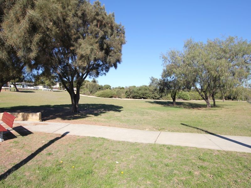 25B Janis Street, Halls Head WA 6210