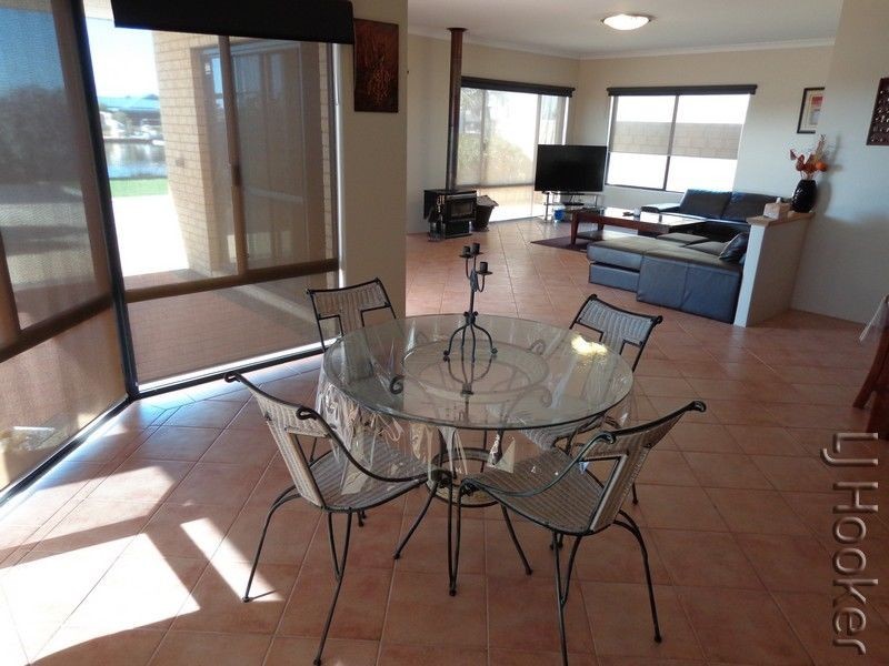 77 Kiap Road, South Yunderup WA 6208