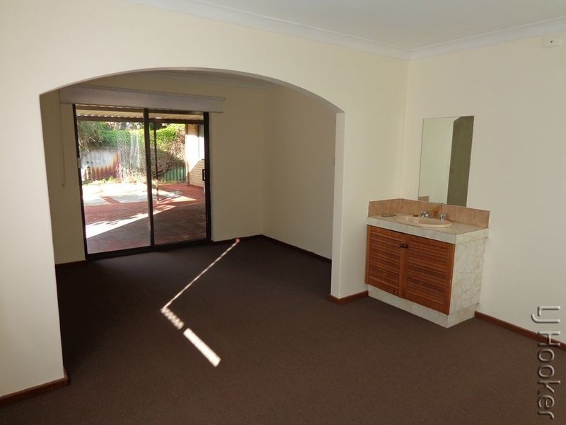 12 Roy Road, Coodanup WA 6210