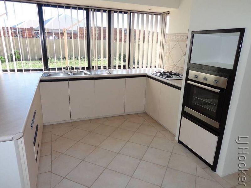 3 Fairsky Parade, Wannanup WA 6210