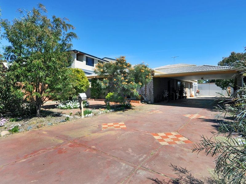 6 Armstrong Street, Halls Head WA 6210