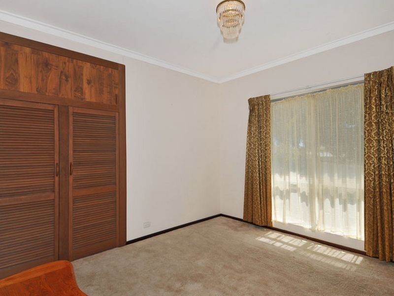 6 Armstrong Street, Halls Head WA 6210