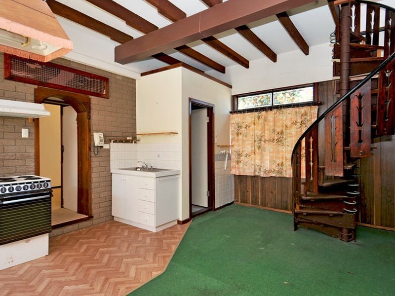 6 Armstrong Street, Halls Head WA 6210