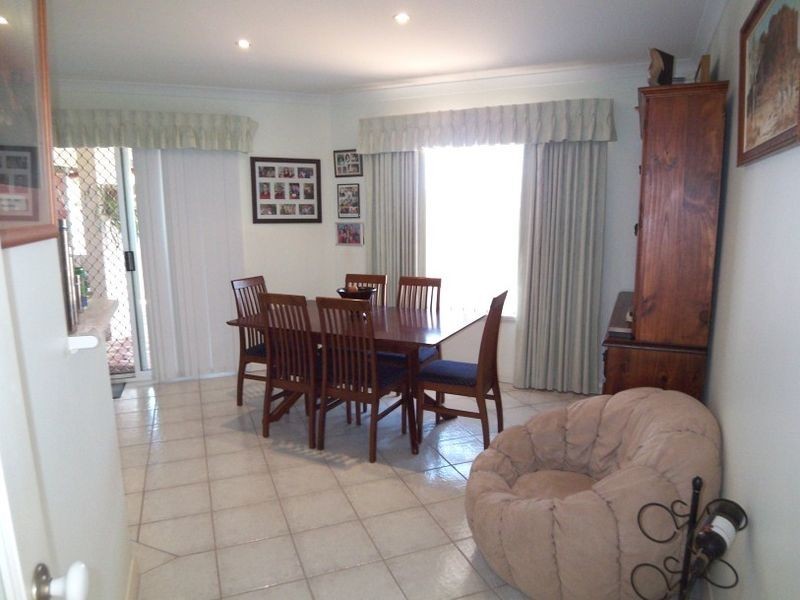 2B Galleon Close, Halls Head WA 6210
