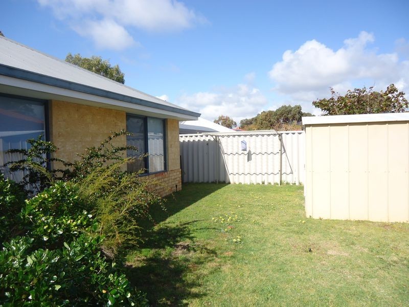 7 Suncrest Meander, Meadow Springs WA 6210
