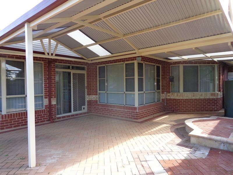 16 Karrul Way, Greenfields WA 6210