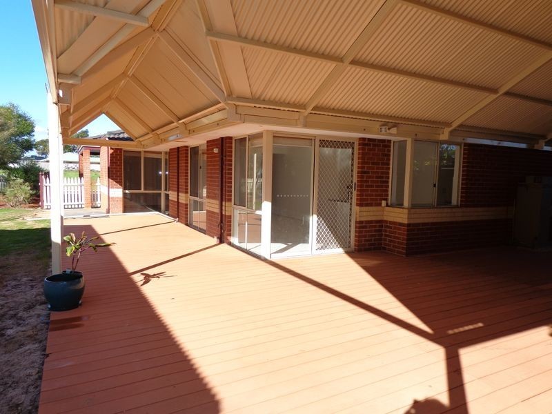 17 Cassilas Court, Greenfields WA 6210