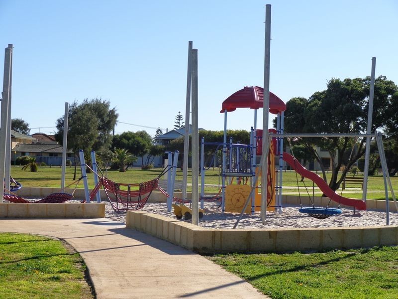 11 Lochinvar Street, Madora Bay WA 6210