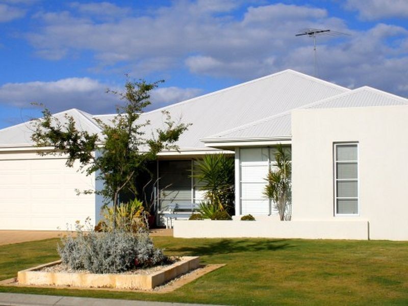 299 Peelwood Parade, Halls Head WA 6210