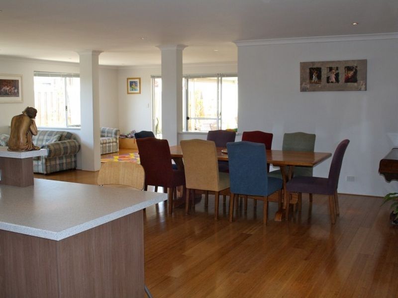 299 Peelwood Parade, Halls Head WA 6210