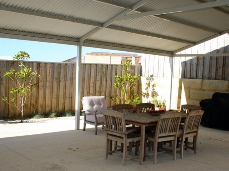 299 Peelwood Parade, Halls Head WA 6210