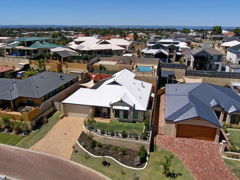 7 Zinnia Lane, Halls Head WA 6210