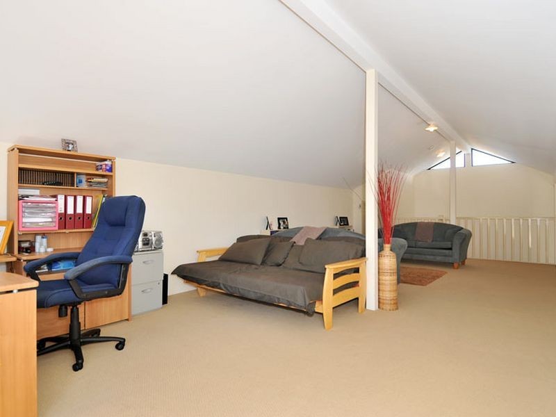 7 Zinnia Lane, Halls Head WA 6210