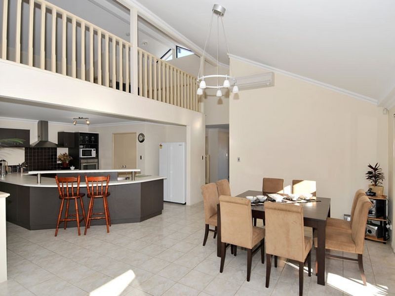 7 Zinnia Lane, Halls Head WA 6210