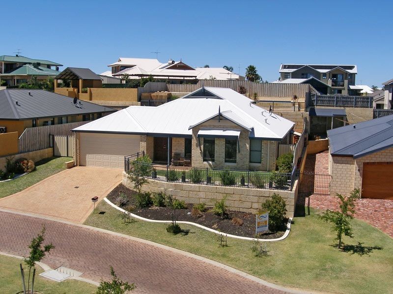 7 Zinnia Lane, Halls Head WA 6210