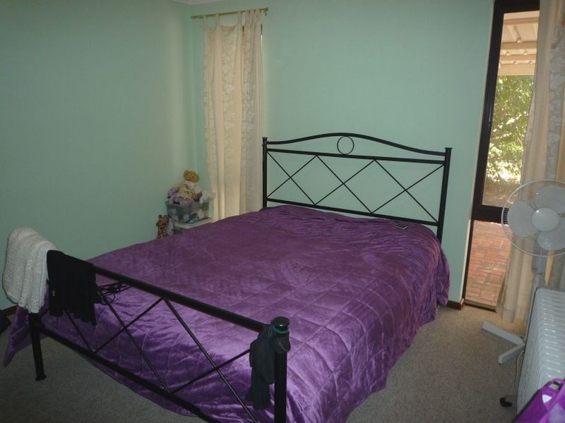 1 Kent Close, Halls Head WA 6210