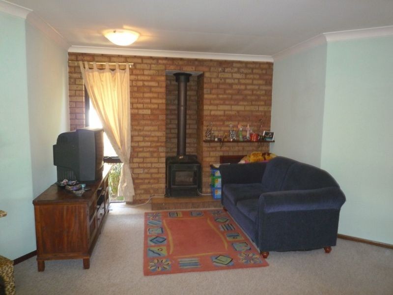 1 Kent Close, Halls Head WA 6210