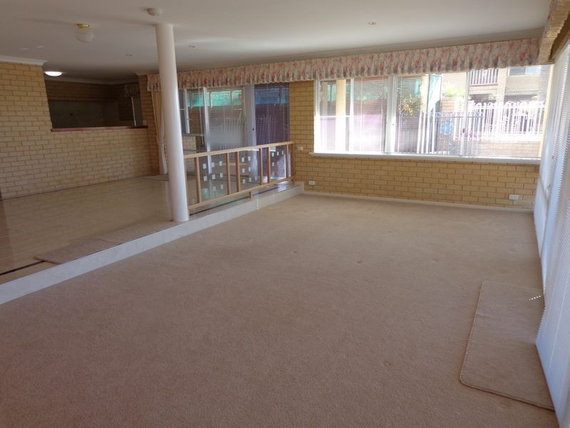 13 Fortescue Court, Dudley Park WA 6210