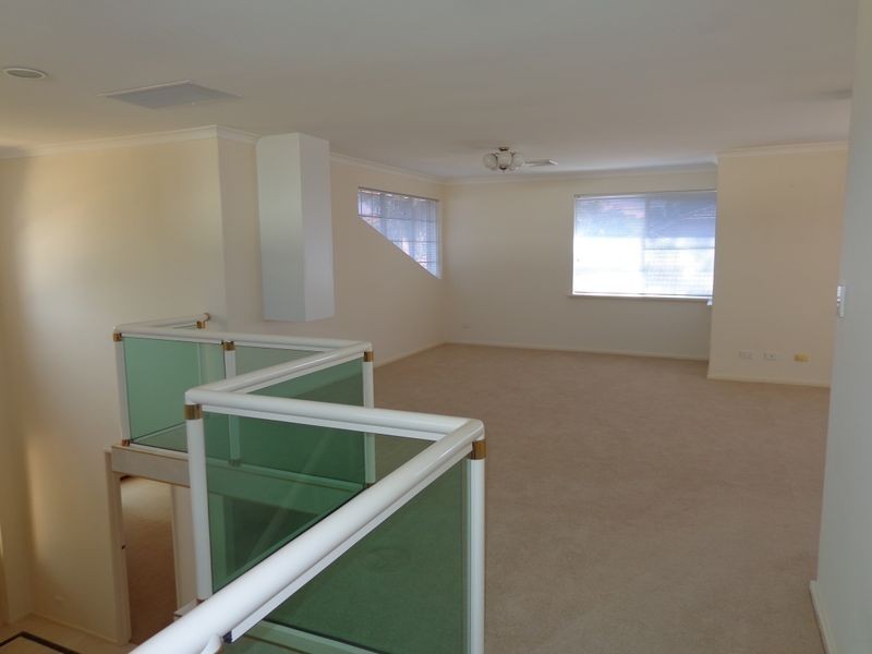 13 Fortescue Court, Dudley Park WA 6210