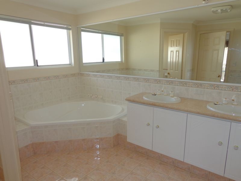 13 Fortescue Court, Dudley Park WA 6210