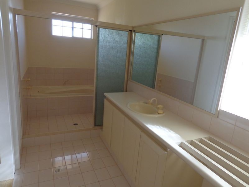 13 Fortescue Court, Dudley Park WA 6210