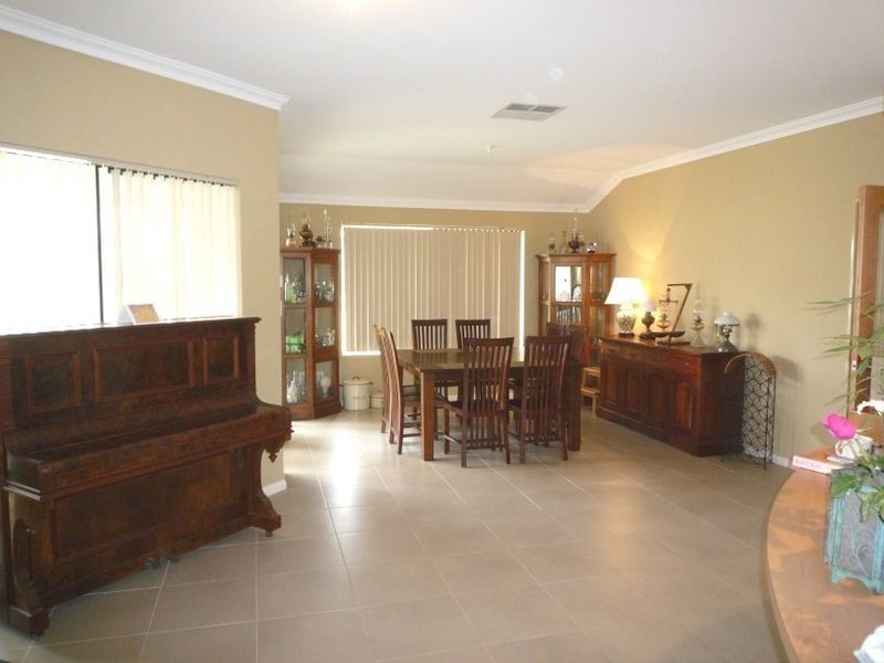 9 Scarab Court, Halls Head WA 6210