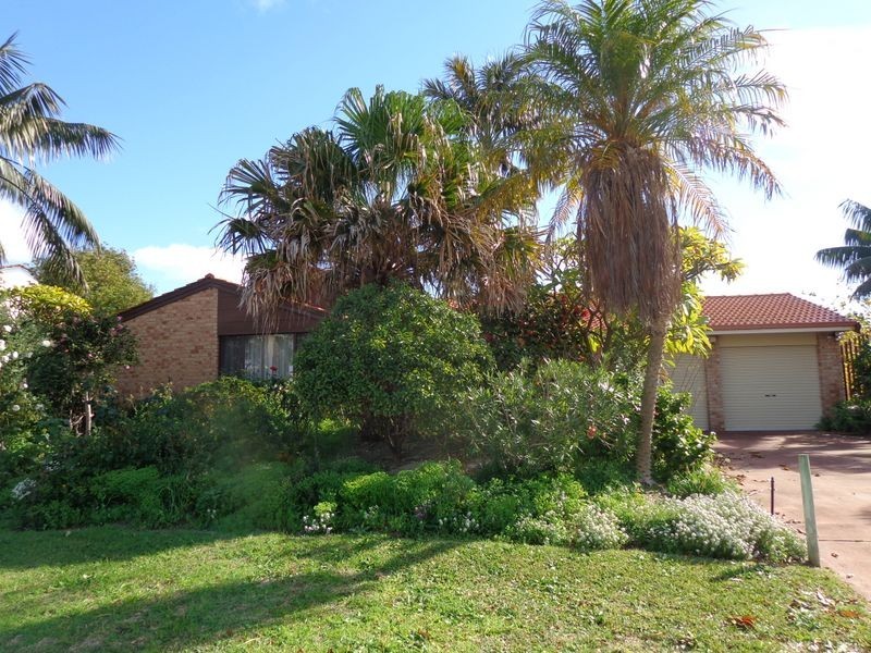 79 Glencoe Parade, Halls Head WA 6210