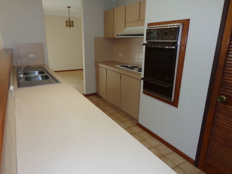 79 Glencoe Parade, Halls Head WA 6210