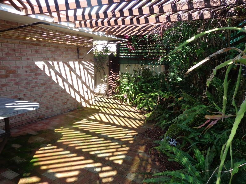 79 Glencoe Parade, Halls Head WA 6210