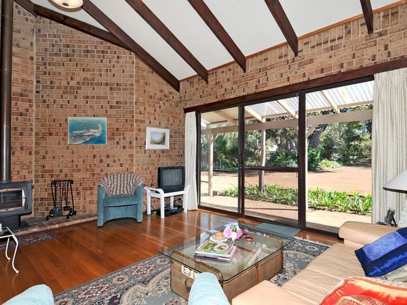 15 Nutbush Avenue, Falcon WA 6210