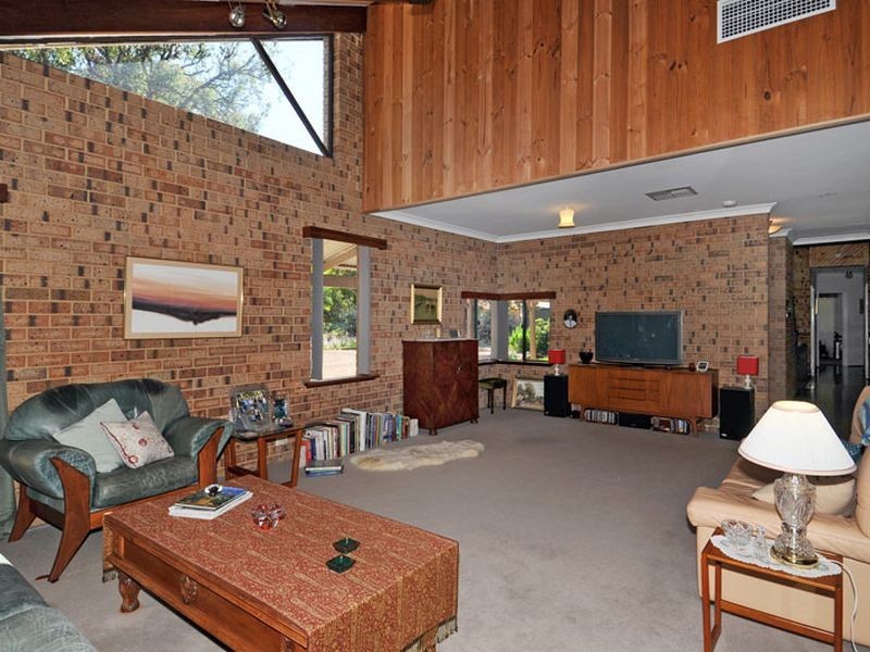 15 Nutbush Avenue, Falcon WA 6210