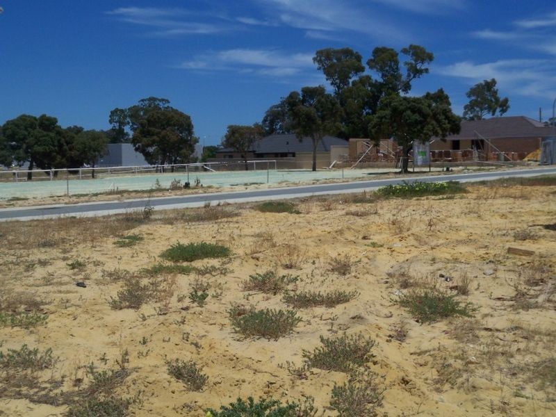 8 Falstaff Close, Greenfields WA 6210