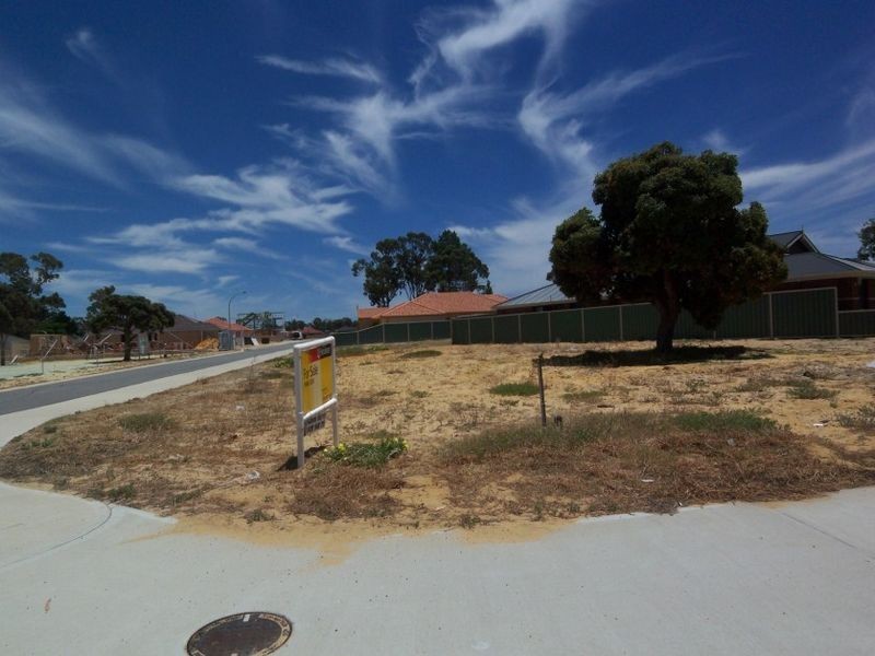 8 Falstaff Close, Greenfields WA 6210