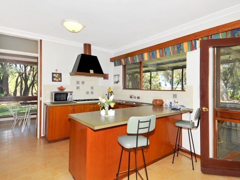 2776 Old Coast Rd, Lake Clifton WA 6215