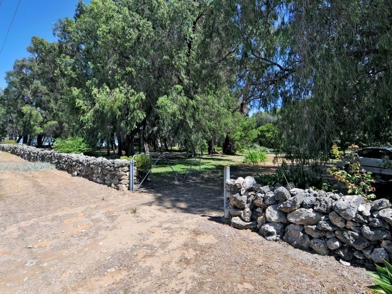 2776 Old Coast Rd, Lake Clifton WA 6215